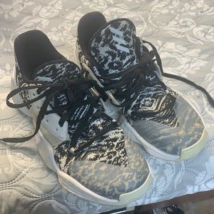 Men’s adidas Lightstrike tennis shoes